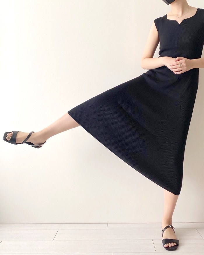 UNIQLO（ユニクロ）のオススメのワンピース「3Dニットワンピース（ノースリーブ）」