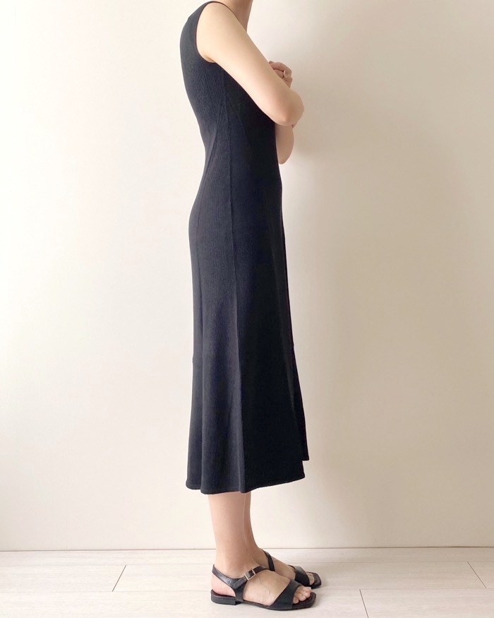 UNIQLO（ユニクロ）のオススメのワンピース「3Dニットワンピース（ノースリーブ）」