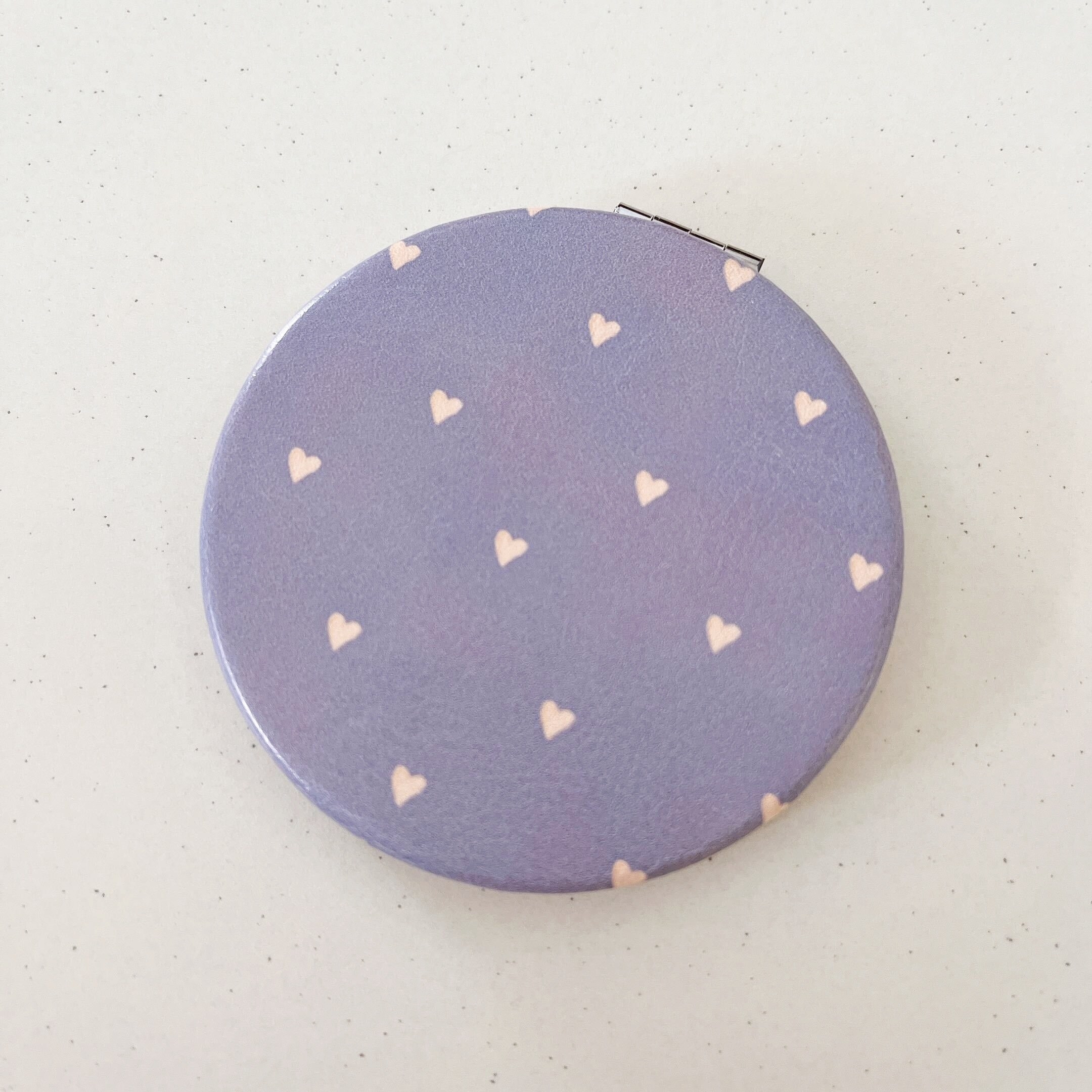 DAISO（ダイソー）のオススメの雑貨「コンパクトミラー（メタリックフレームタイプB）」「コンパクトミラー（ラウンドB）」