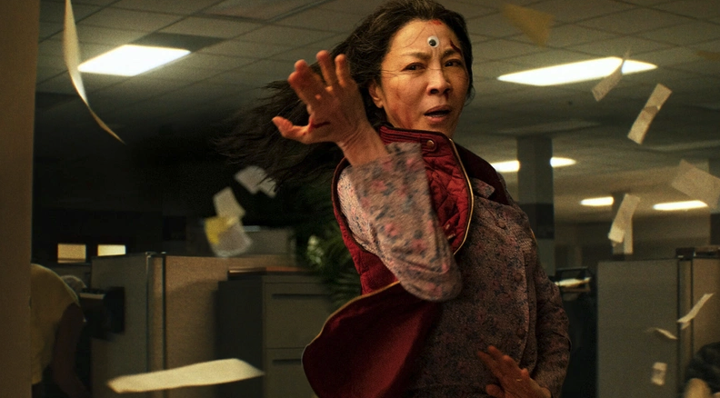 Evelyn in fighting stance.