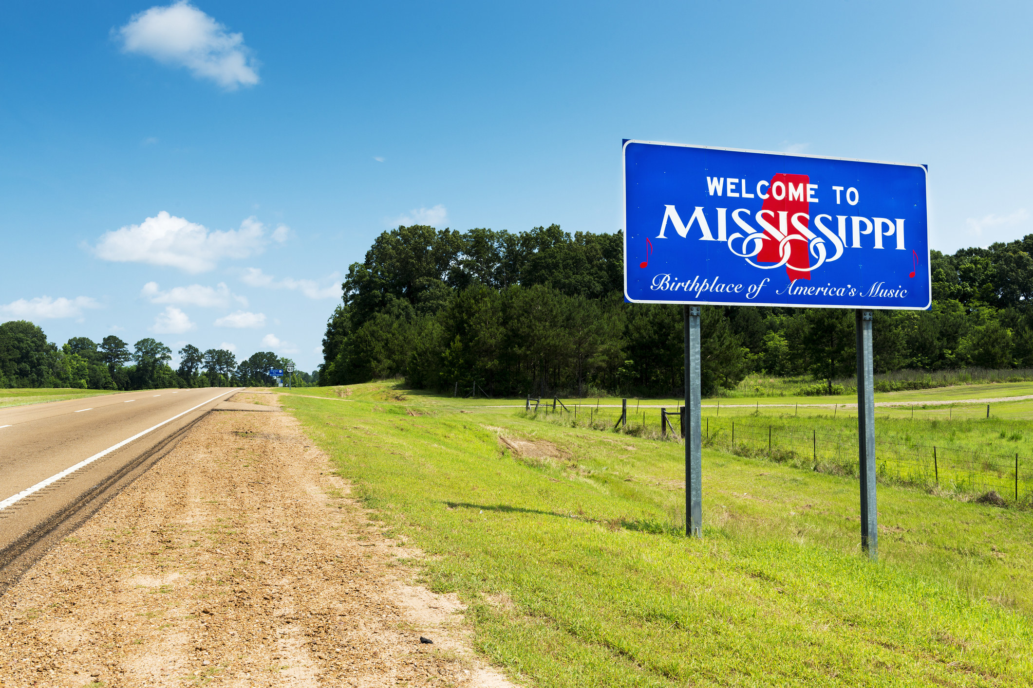 Mississippi State welcome sign along a highway