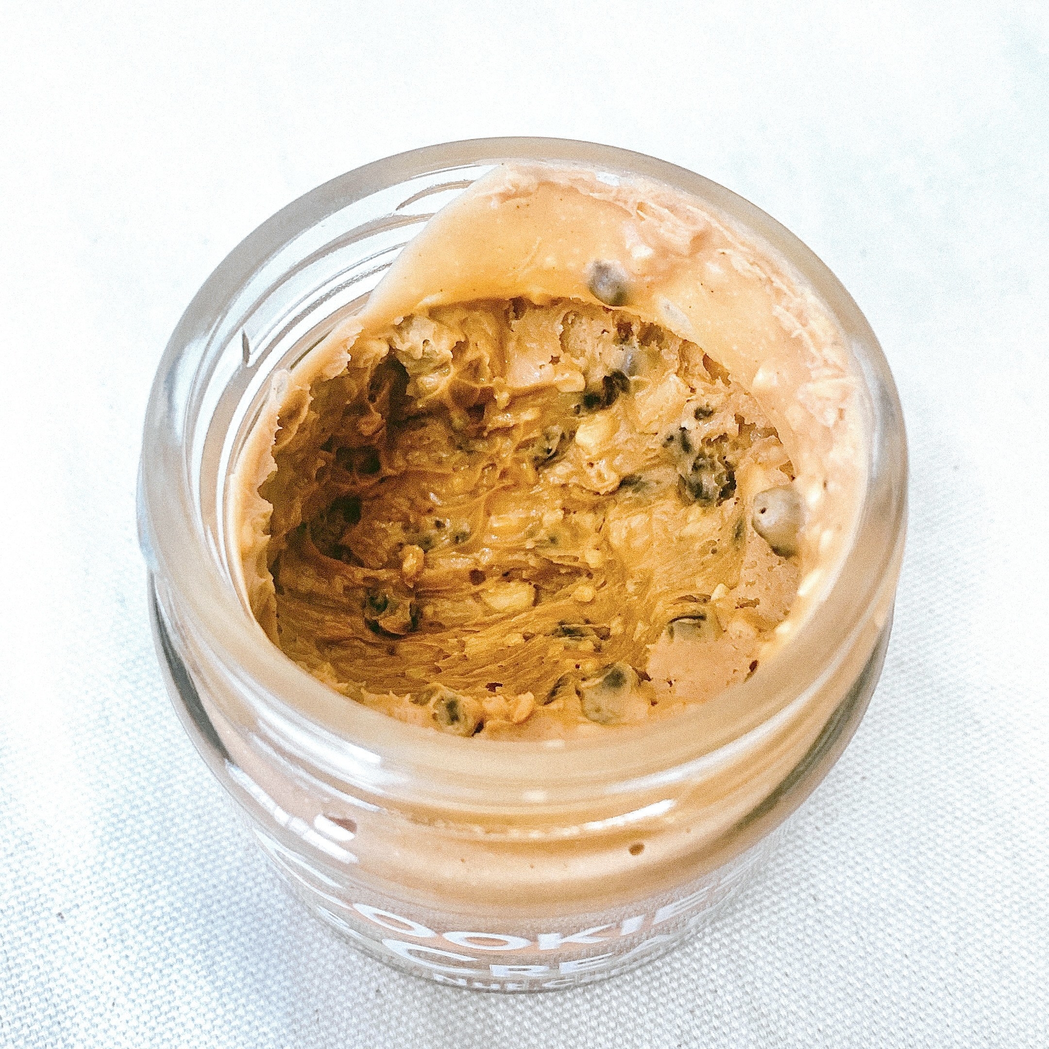 KALDI(カルディ)のおすすめのペースト「食べるクッキー&クリーム ナッツキャラメル 110g」