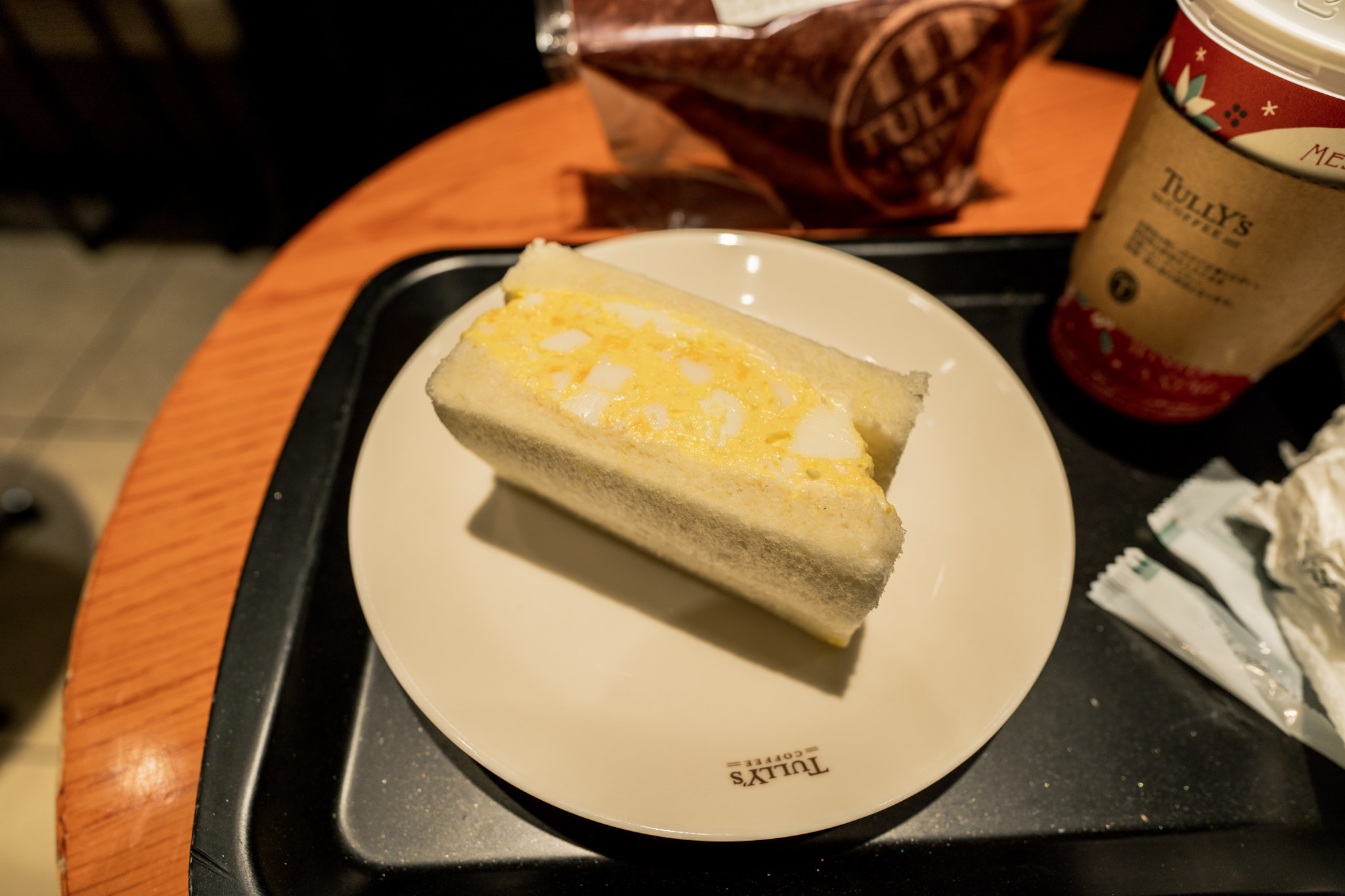 Tully's Coffee(タリーズコーヒー)の贅沢モーニング「たっぷりタマゴサンド」