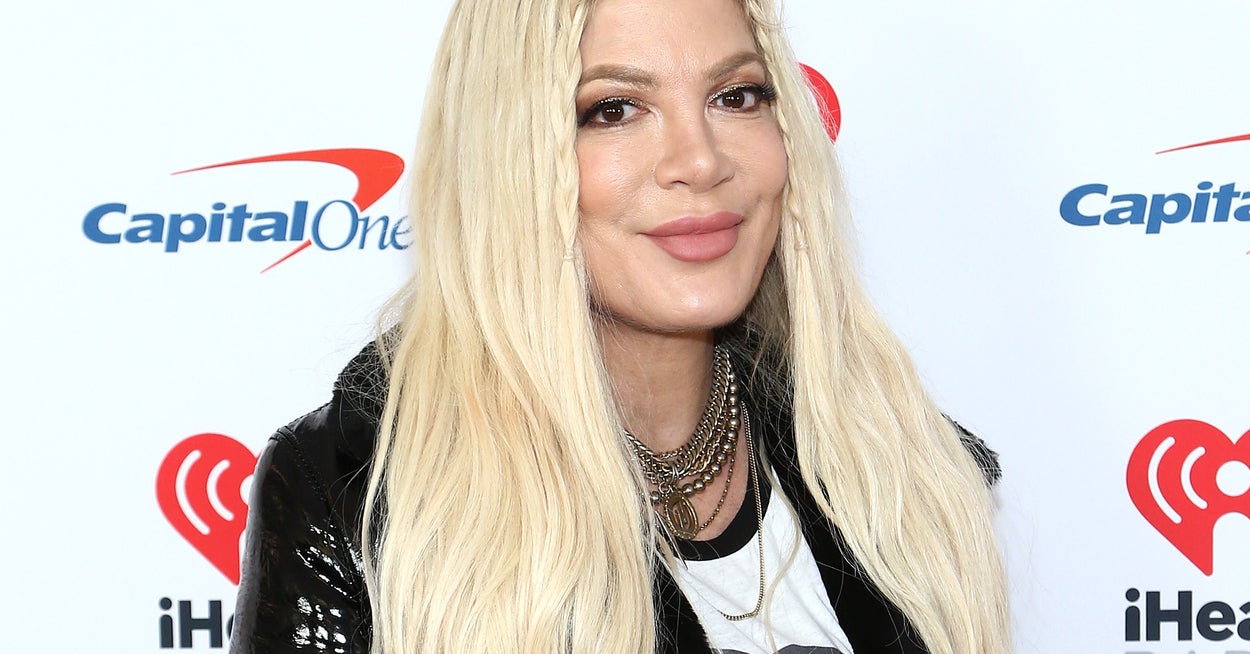 Tori Spelling Explained How She Got An Eye Ulcer, And Honestly, It Could Have Completely Been Avoided