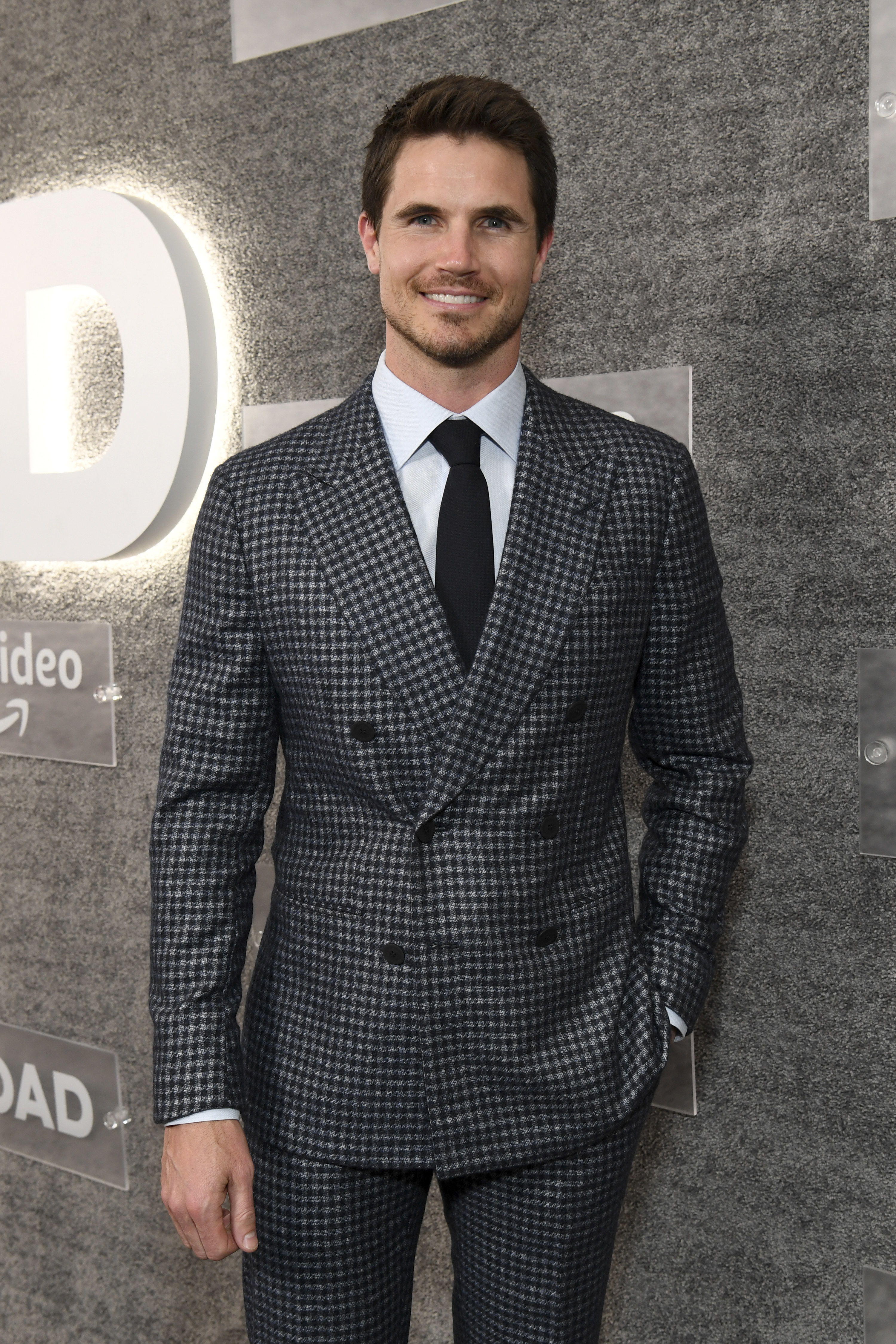 Robbie Amell on the red carpet