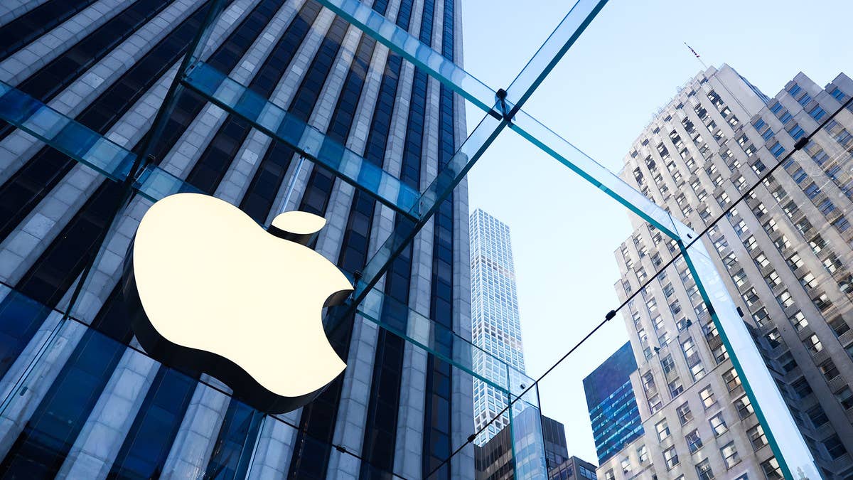 Although a patent doesn't necessarily mean anything will actually happen, Apple enthusiasts have been quick to connect this idea to the company's past.