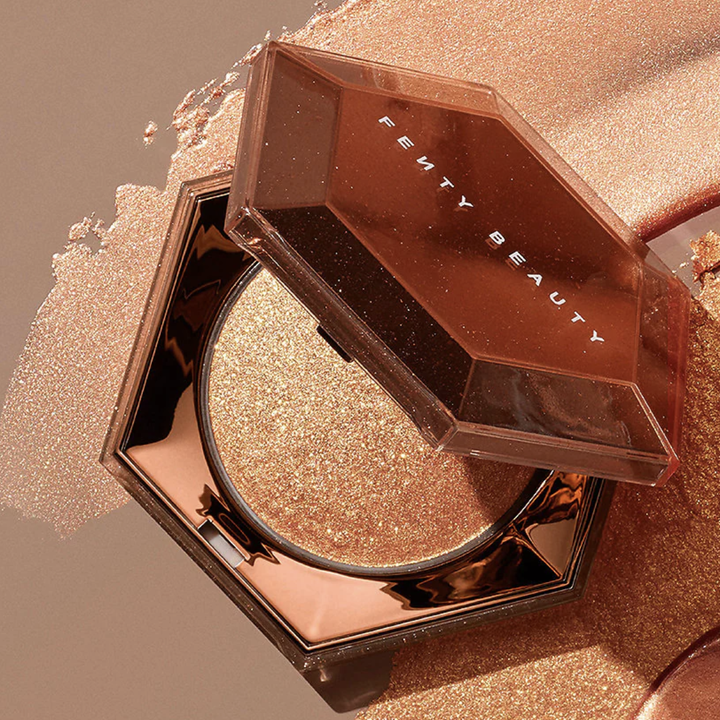 the highlight on top of a swatch of the product