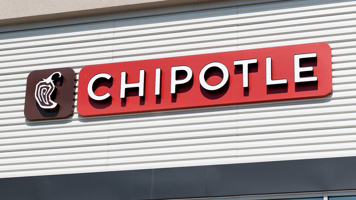 Chipotle accuses Sweetgreen of trademark infringement in its lawsuit in response to the restaurant chain adding a chicken burrito bowl to its menu.