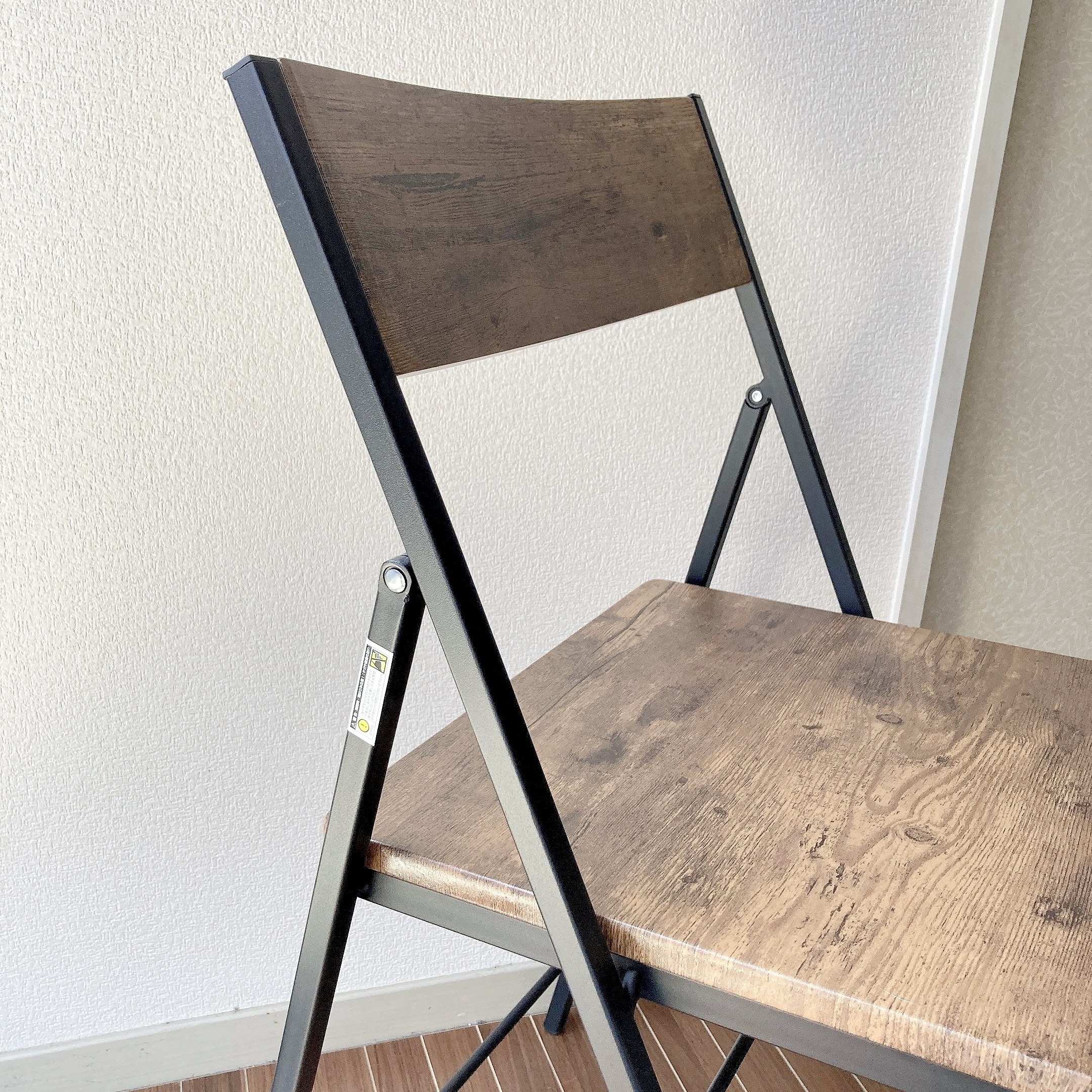 ニトリのオススメのイス「折りたたみチェア ベンガル（ミドルブラウン）」