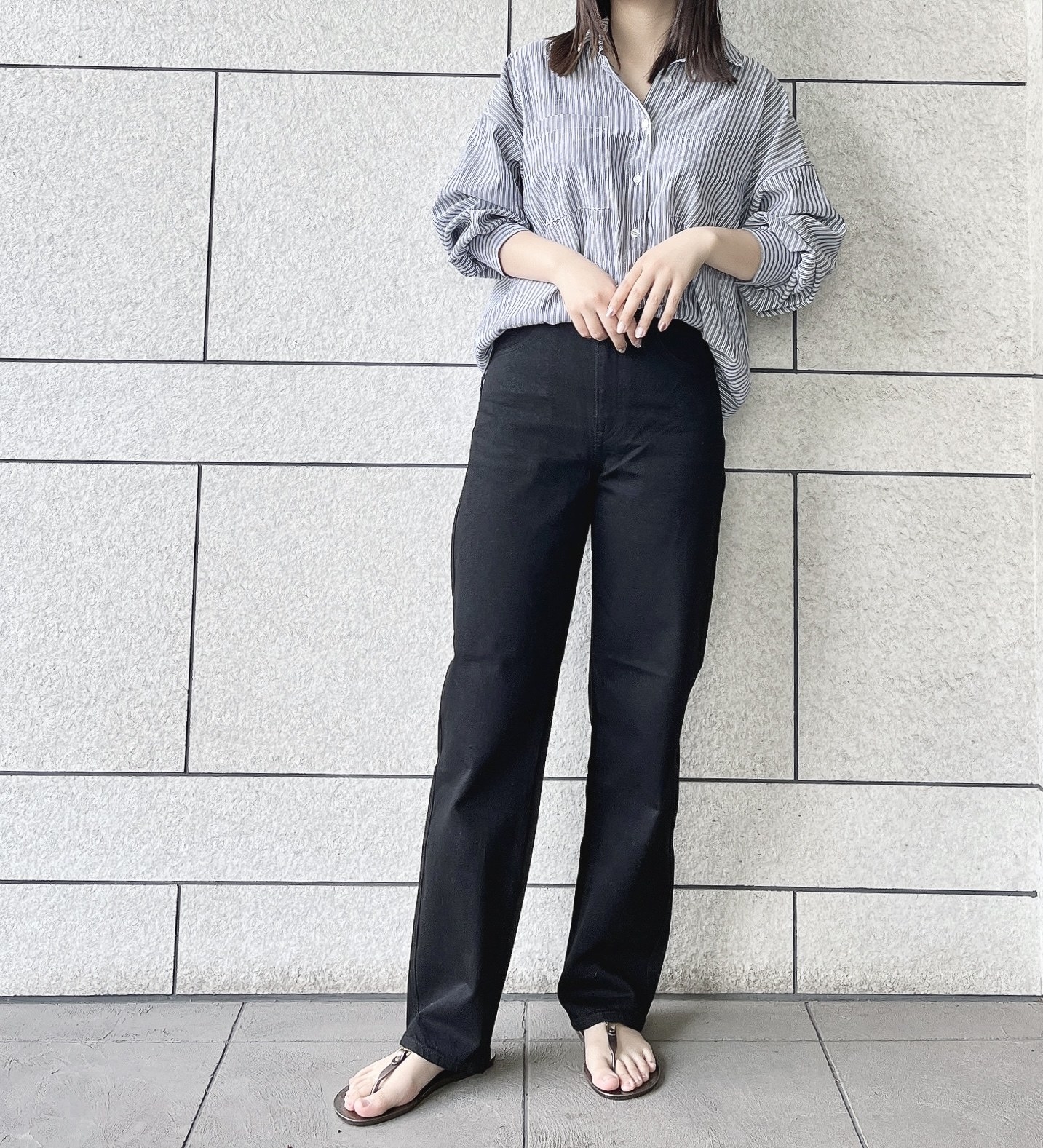 ユニクロのおすすめボトムス「カーブジーンズ」