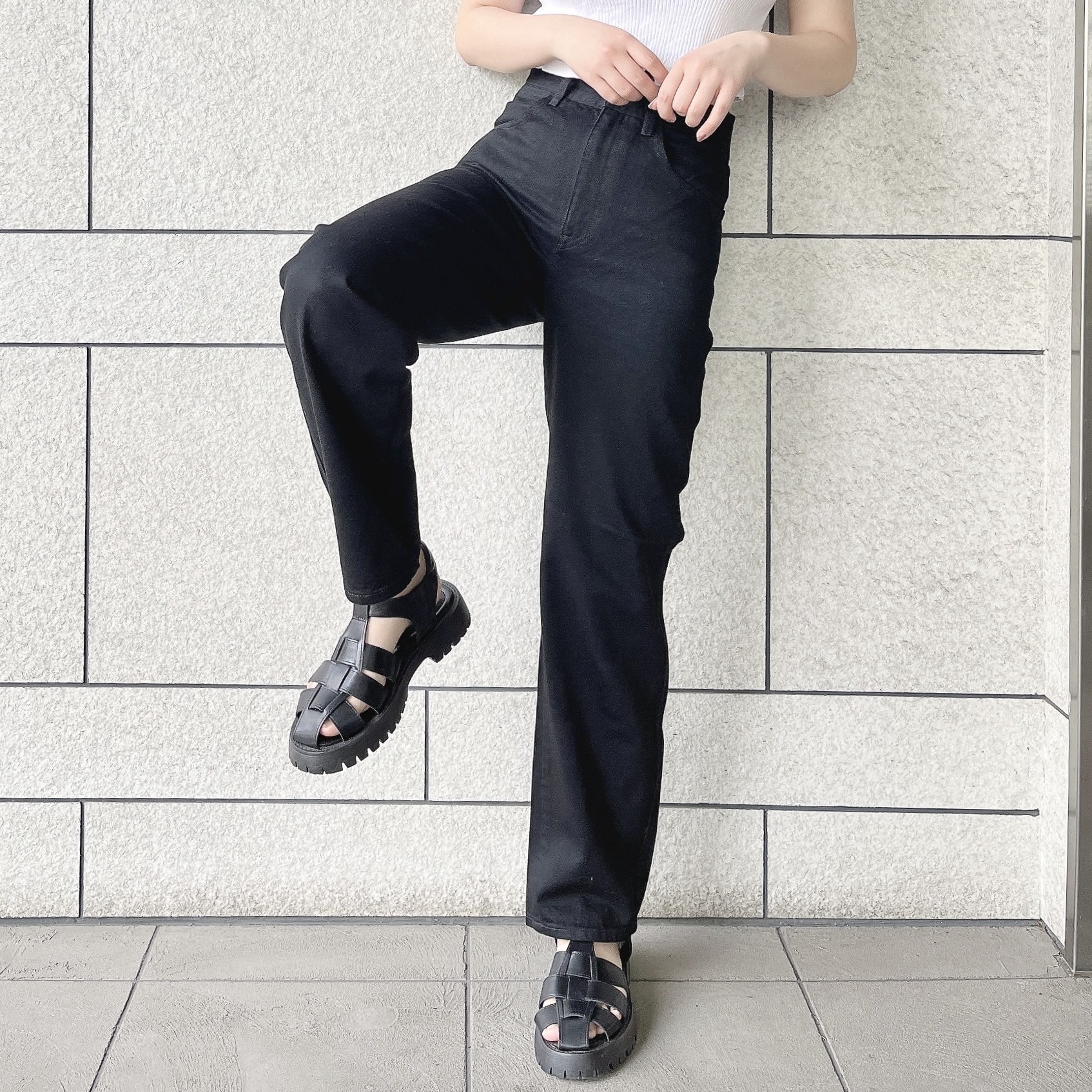 ユニクロのおすすめボトムス「カーブジーンズ」