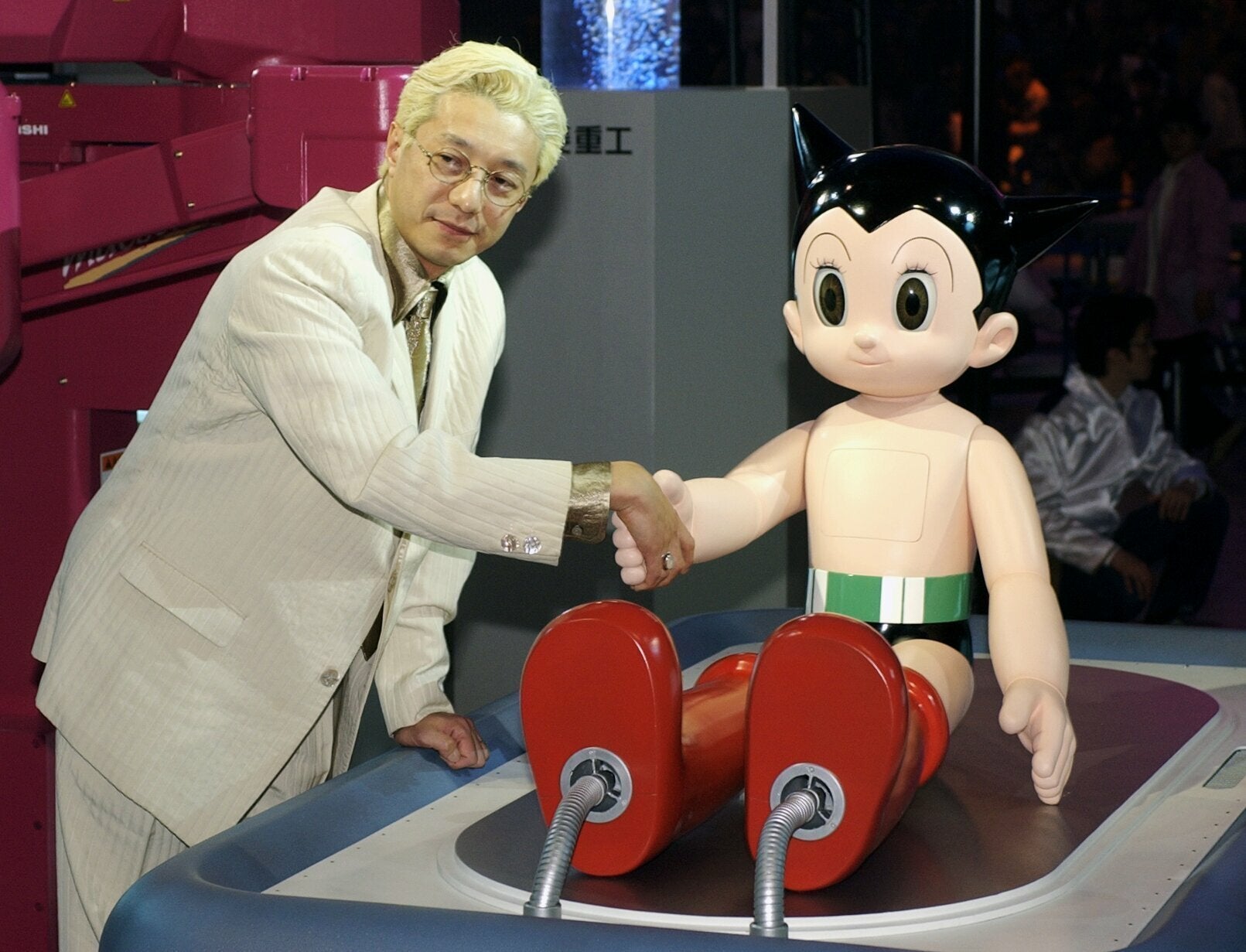 21世紀のロボット「鉄腕アトム」20歳の誕生日を迎える 原作では2003年