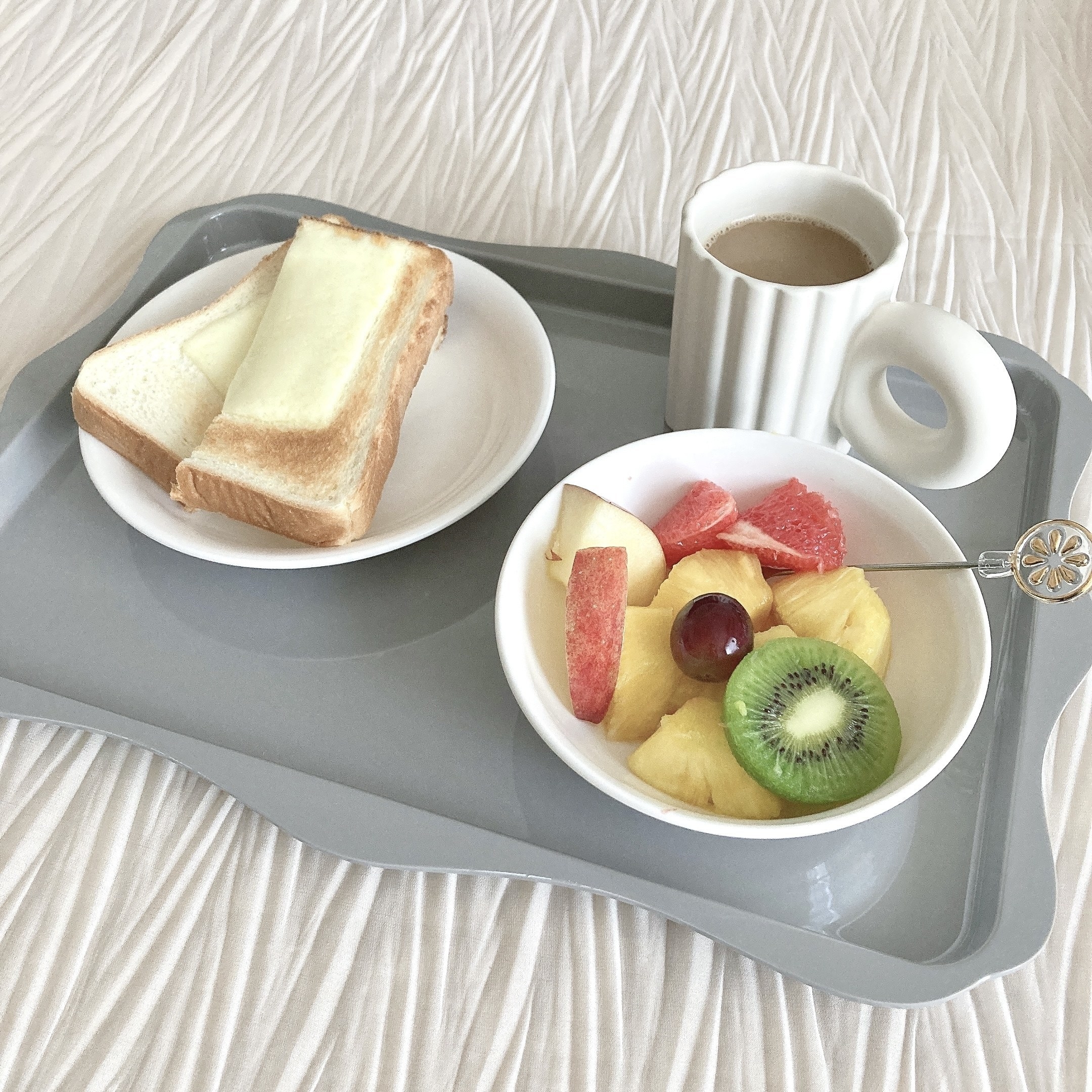 Francfranc（フランフラン）のオススメのカフェグッズ「フリル メラミントレー」