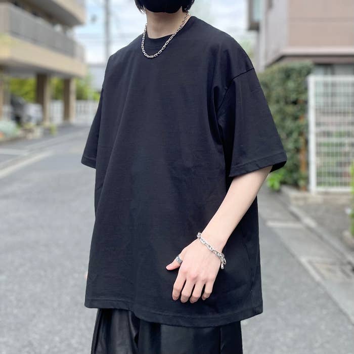 ZARA】二の腕がすっぽり隠せる！旬シルエットの「ゆったりトップス 