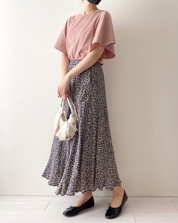 GLOBALWORK（グローバルワーク）のおすすめのレディースアイテム「快適2WAYフレアプルオーバー」のコーディネート