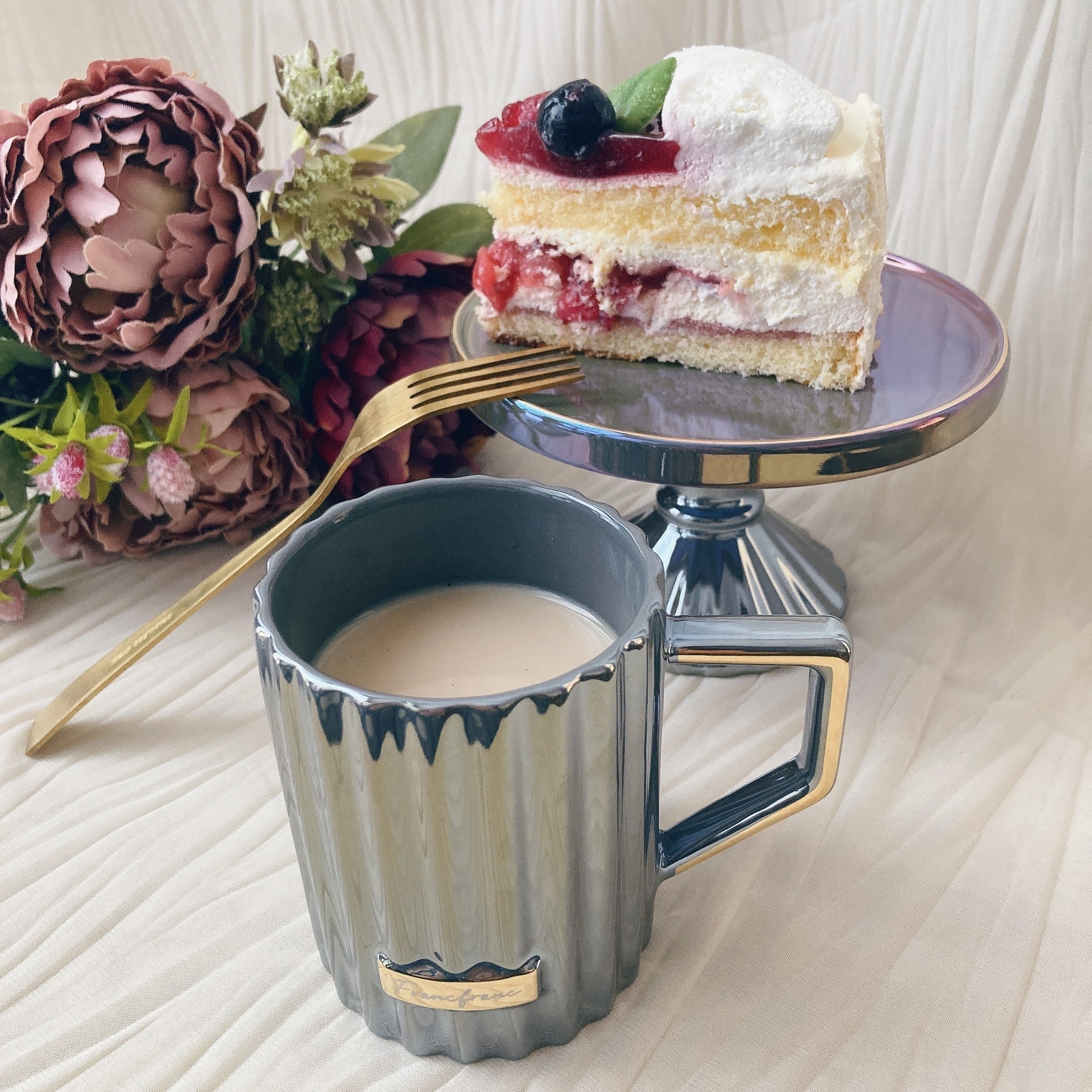 フランフランのオススメのキッチン雑貨「ダイヤモンド フタ付きマグ」