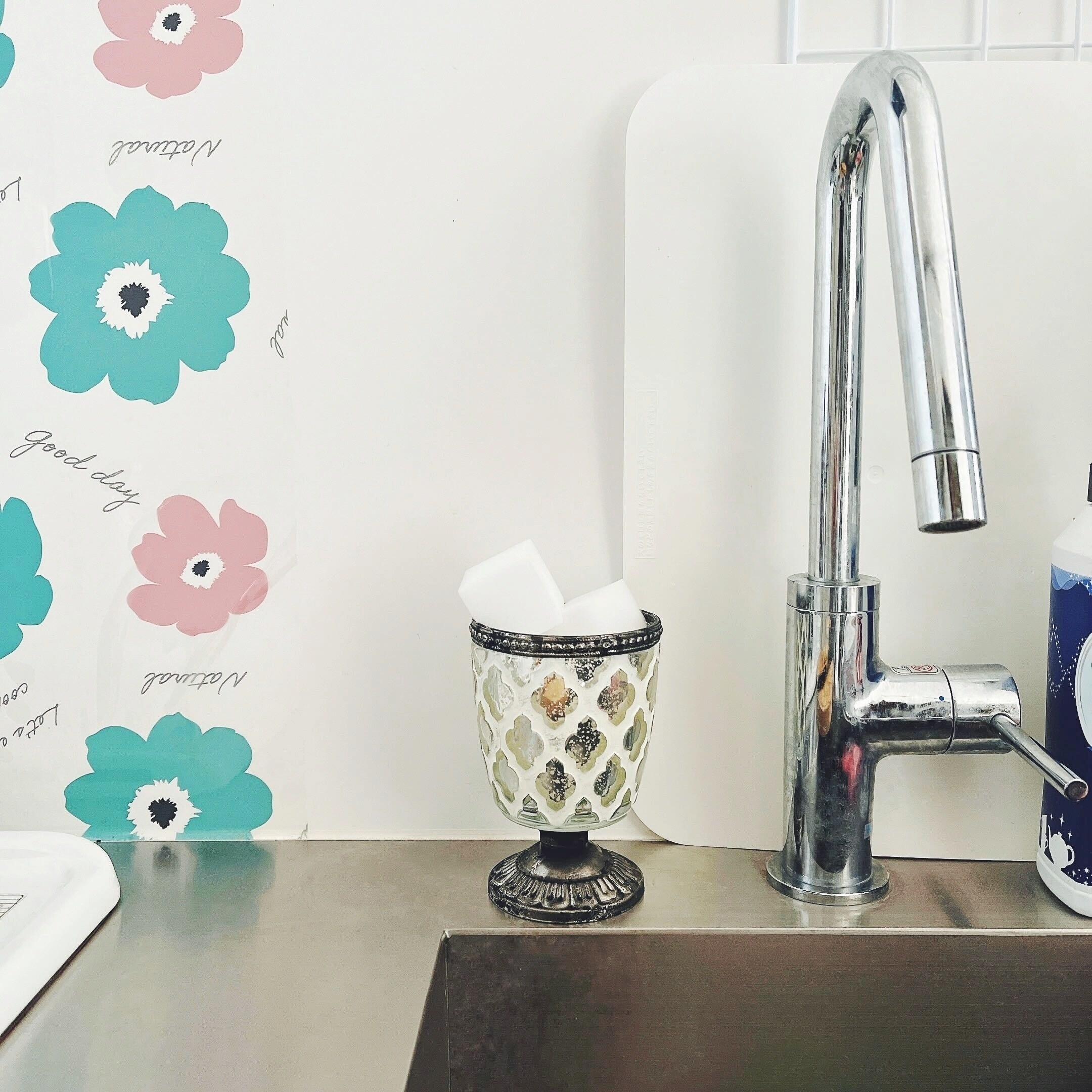 サリュのオススメのインテリア雑貨「アンティークグラス（ホワイト）」