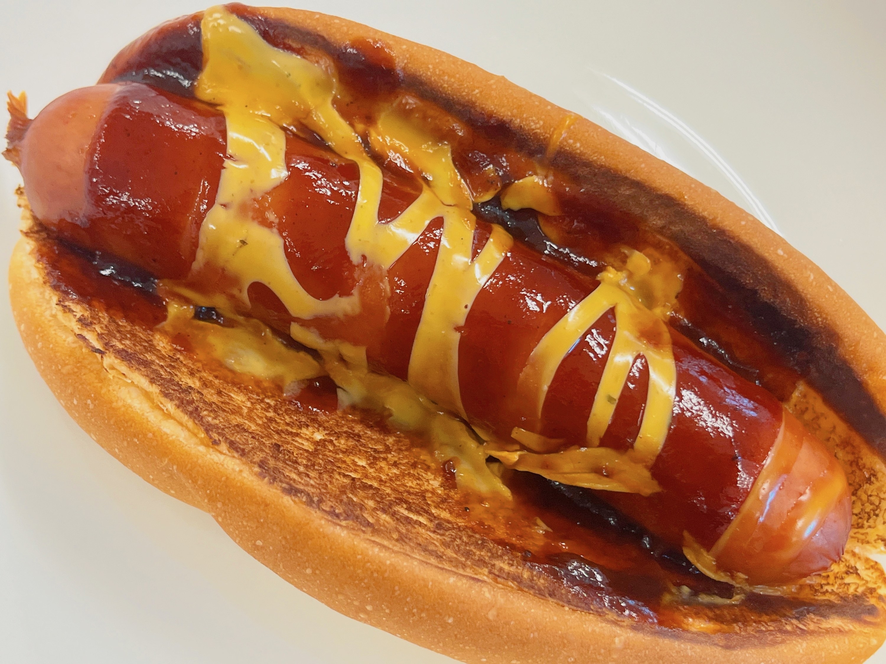 バーガーキングのオススメの定番メニュー「BBQ＆チーズホットドッグ」