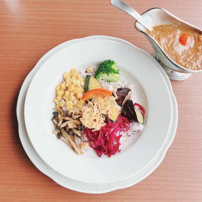 RoyalHost(ロイヤルホスト)のおすすめメニュー「NIKUVEGE ベジタブルカレー&雑穀ごはん」