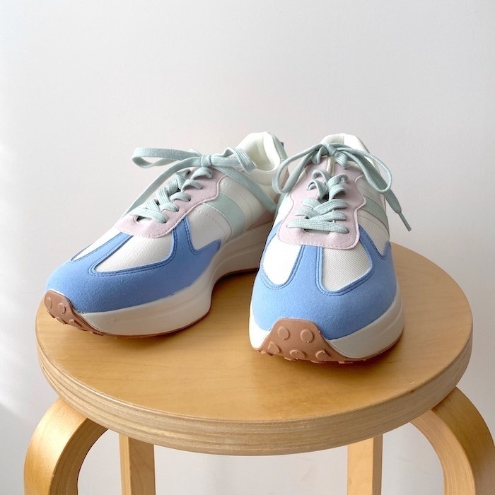 GU（ジーユー）のオススメのファッション「レトロスニーカー+E」