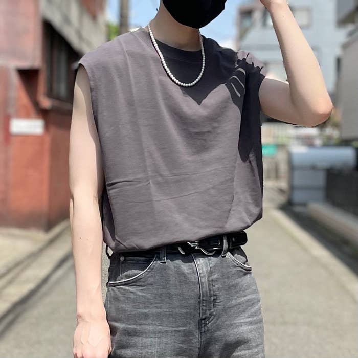 GU（ジーユー）のおすすめのメンズアイテム「オーバーサイズノースリーブTNT+E」