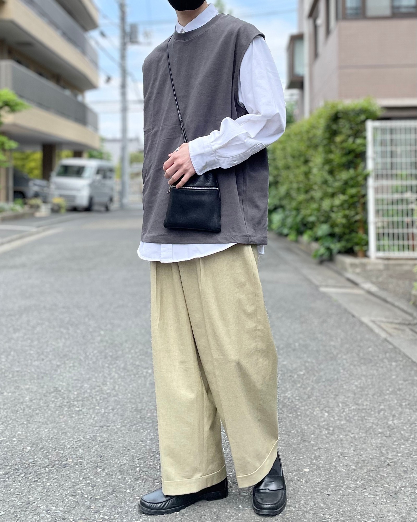 GU（ジーユー）のおすすめのメンズアイテム「オーバーサイズノースリーブTNT+E」のコーディネート