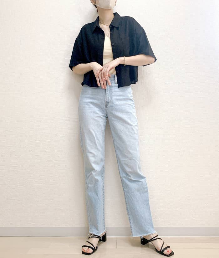 GU(ジーユー)のおすすめのレディースアイテム「リネンブレンドクロップドシャツ(5分袖)」のコーディネート