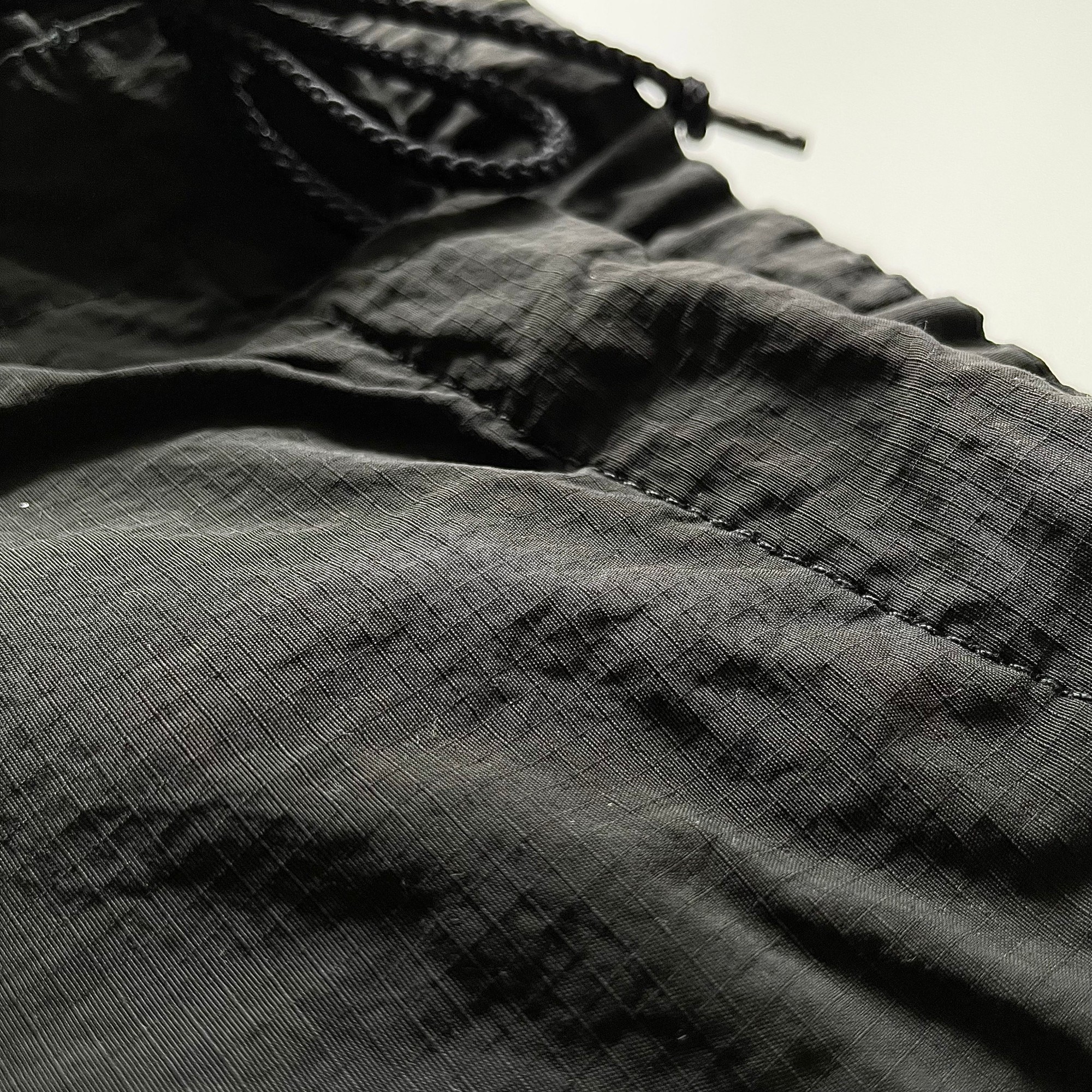 GU（ジーユー）のおすすめのメンズアイテム「パラシュートパンツNT+E」