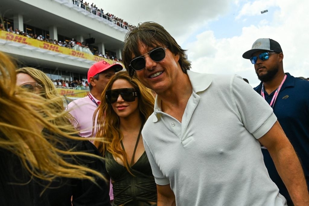 Closeup of Shakira and Tom Cruise