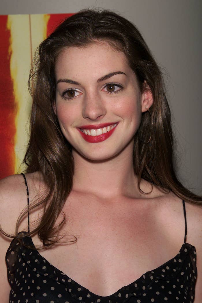 Anne hathaway young photos awesome clicks ever Newsggo