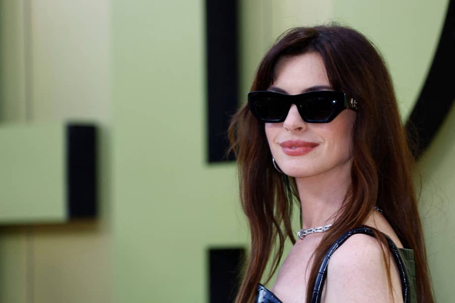 Anne Hathaway Defended After "Mean Girl" Claims