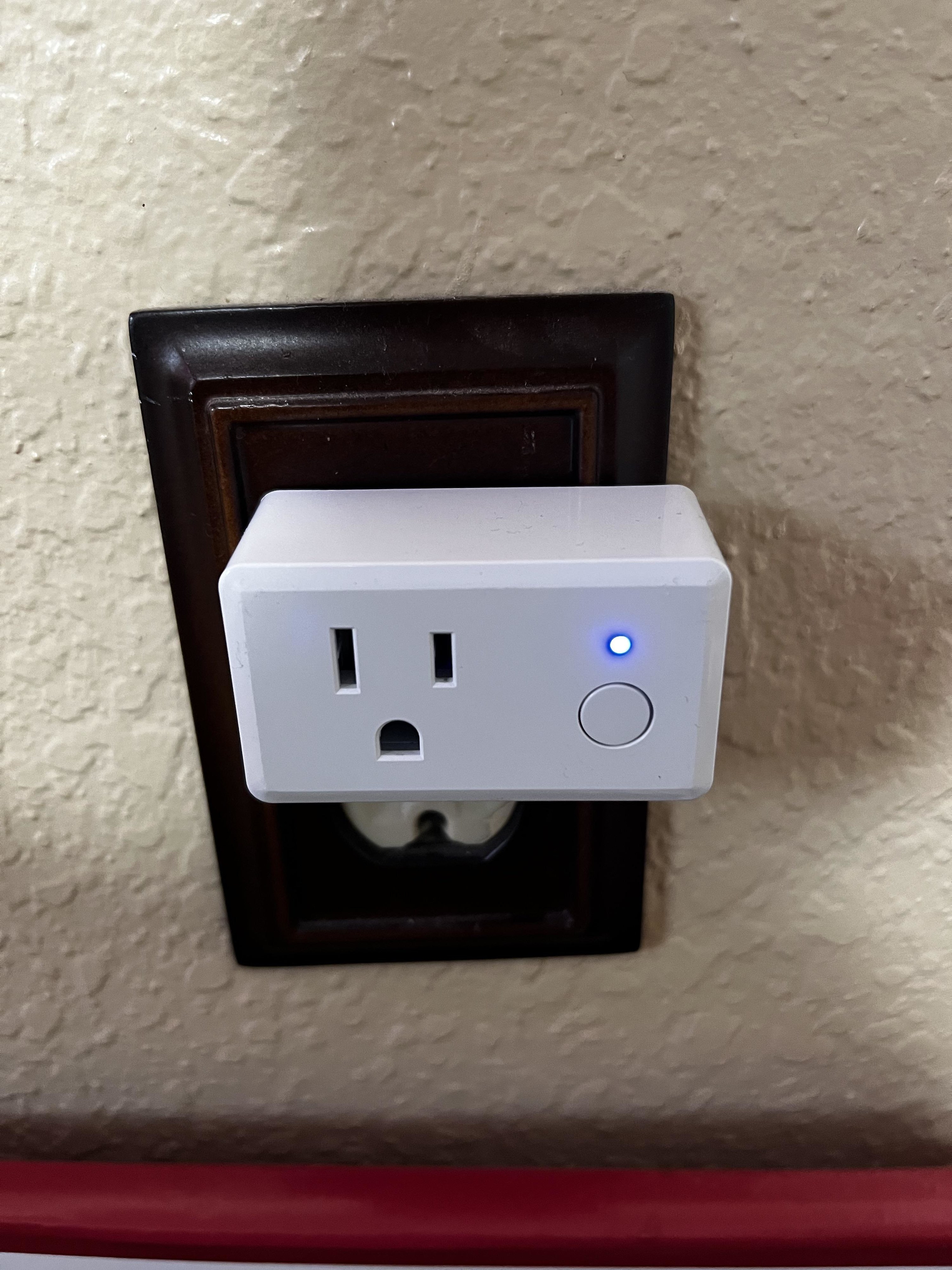smart wifi plug in an outlet, light blinked &quot;on&quot;