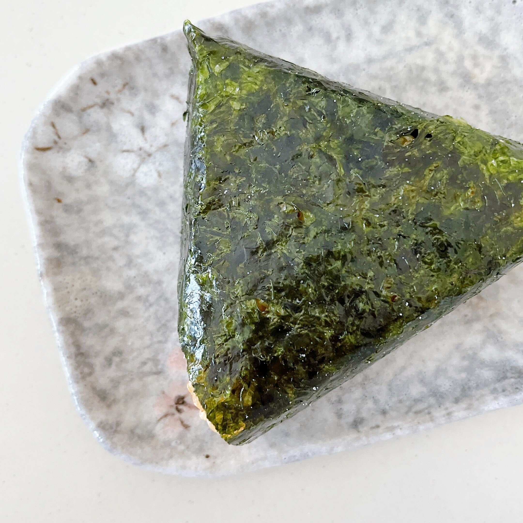 セブン-イレブンのオススメの新商品「手巻おにぎり 全州ビビンバ」