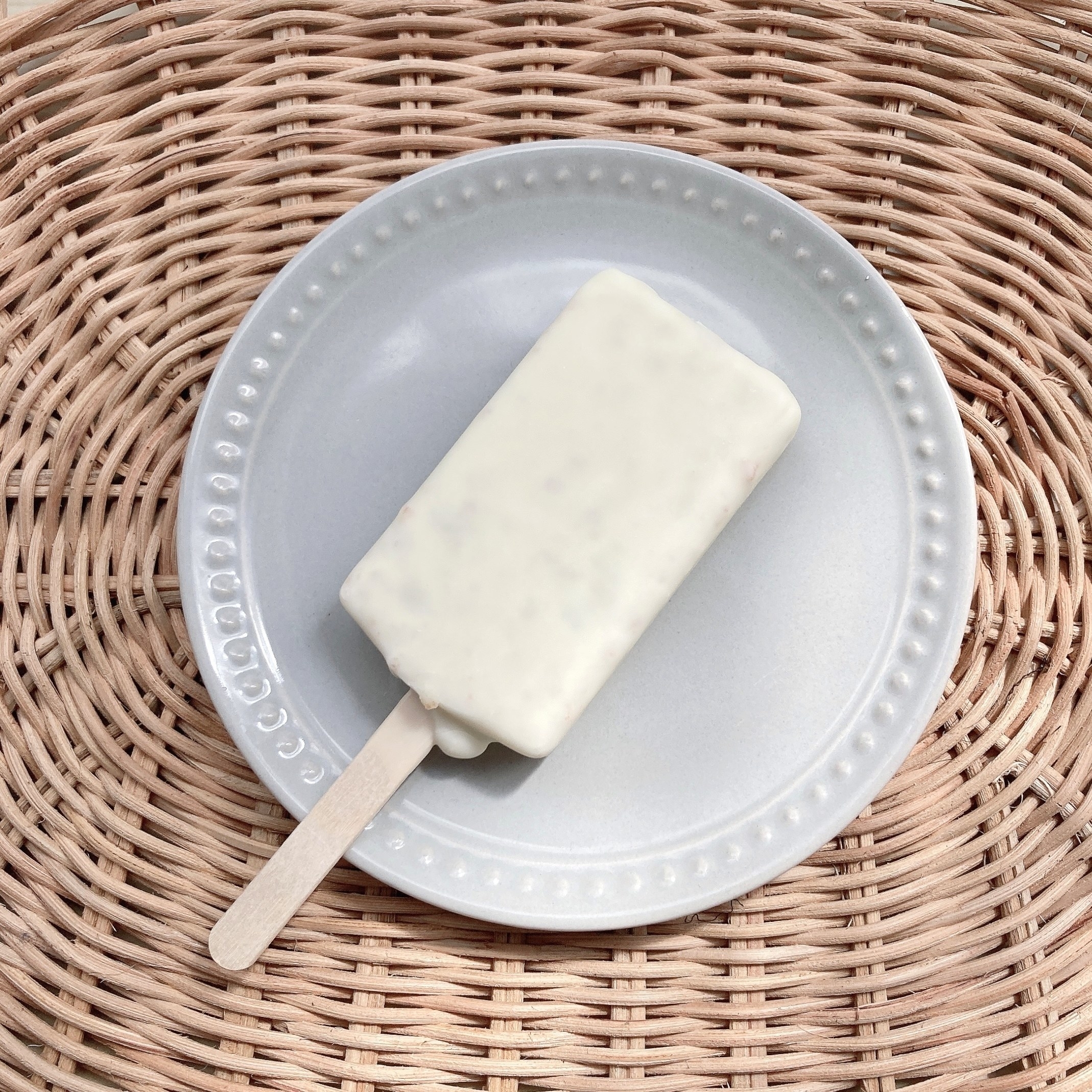 セブン-イレブンのおすすめのアイス「7P ワッフルコーンクランチバニラアイス」