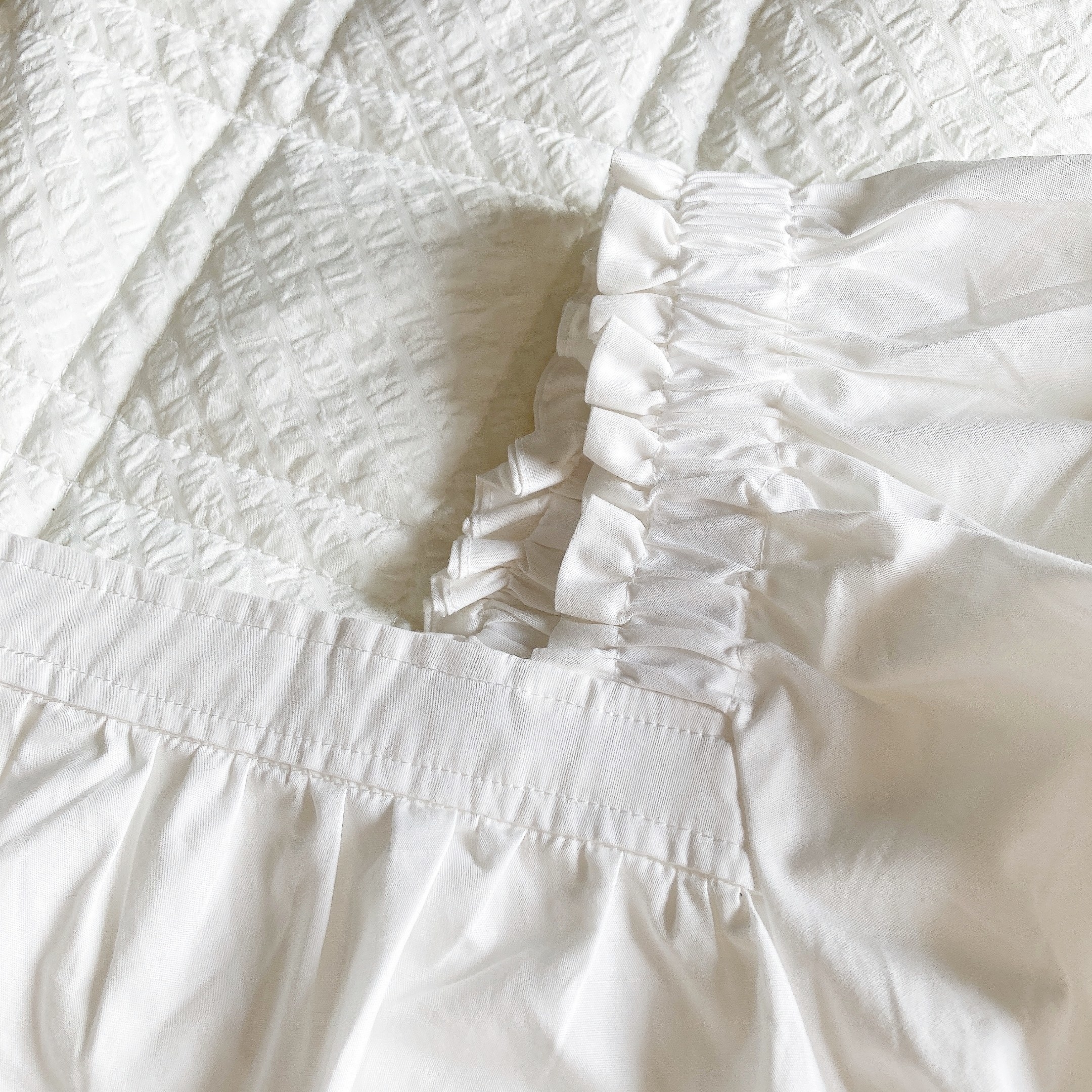 H＆Mのオススメのブラウス「スクエアネック コットンブラウス」