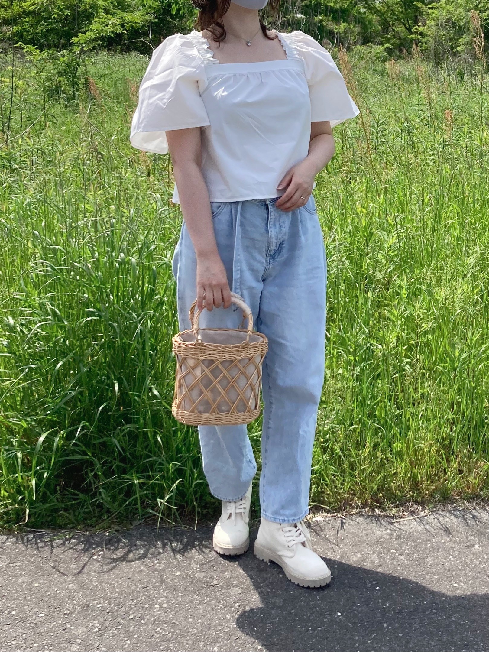 H＆Mのオススメのブラウス「スクエアネック コットンブラウス」のコーディネート