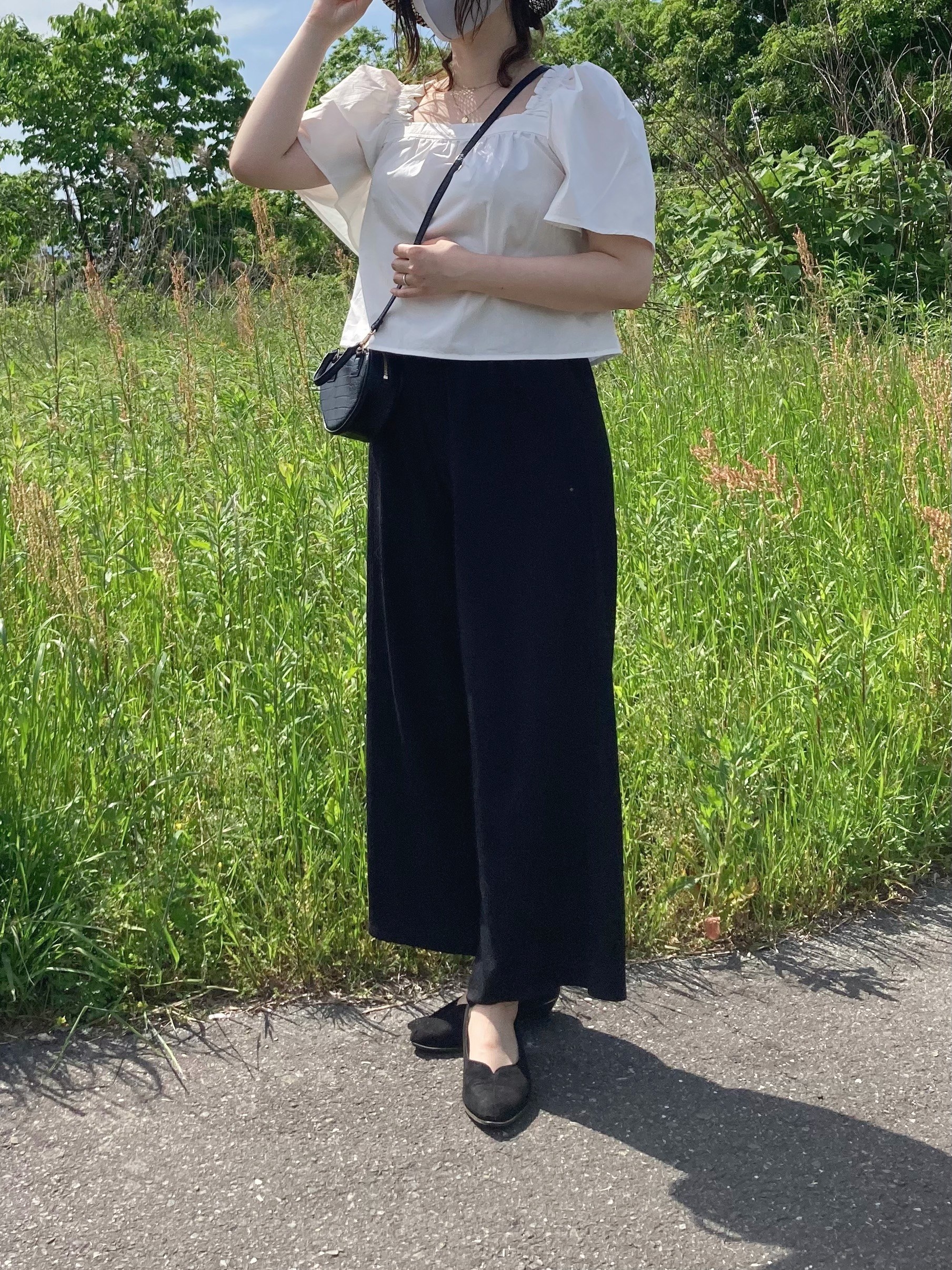 H＆Mのオススメのブラウス「スクエアネック コットンブラウス」のコーディネート