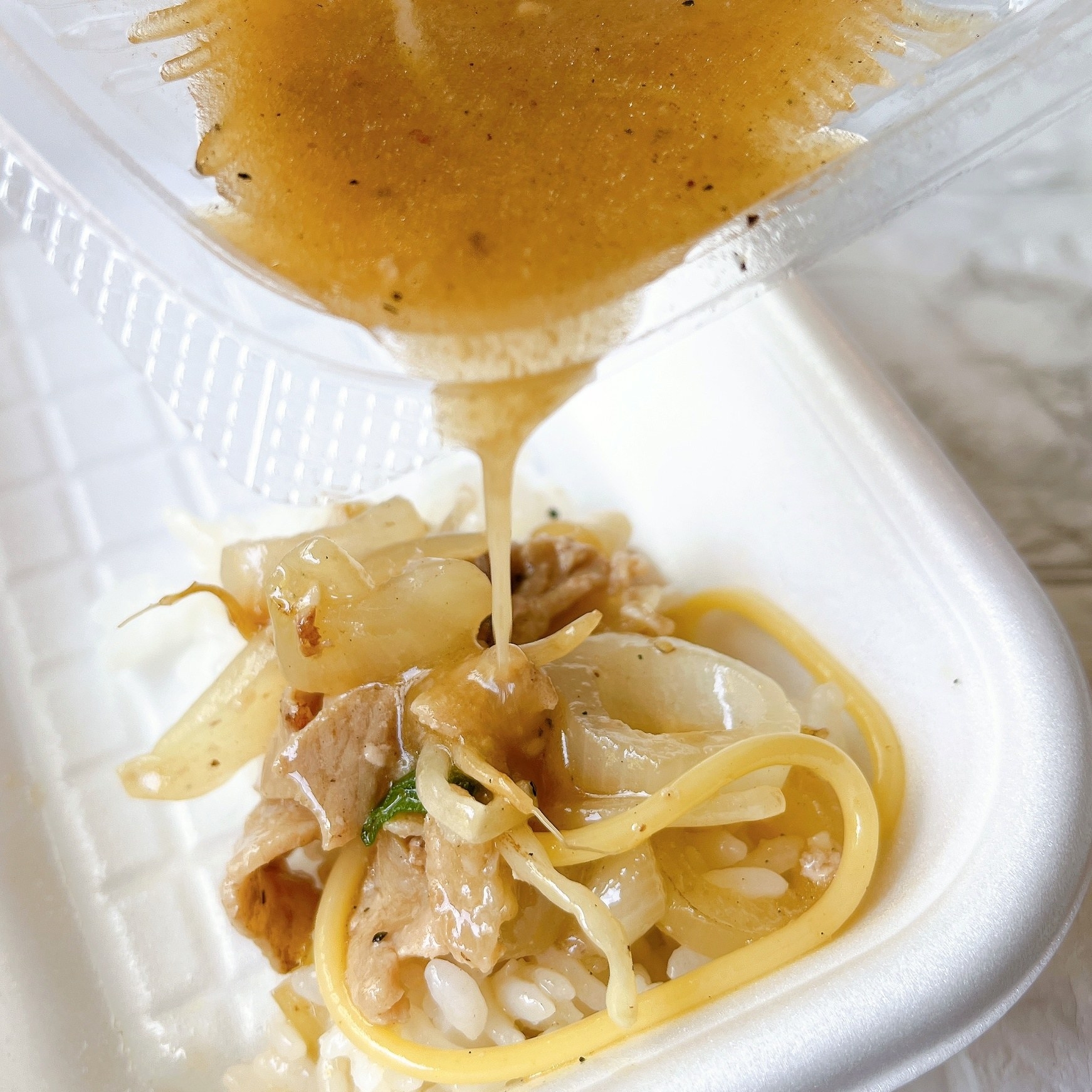 ほっともっとのオススメ期間限定弁当「～レモンが決め手！～Ｗ旨塩豚カルビ弁当（肉2倍）」