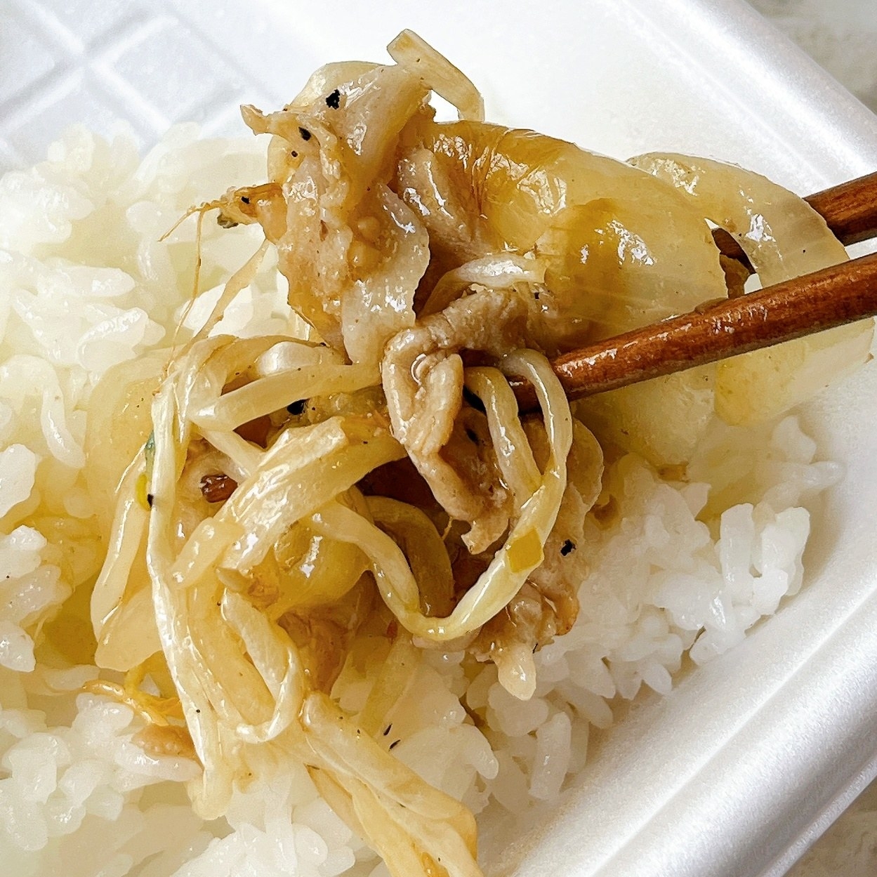 ほっともっとのオススメ期間限定弁当「～レモンが決め手！～Ｗ旨塩豚カルビ弁当（肉2倍）」