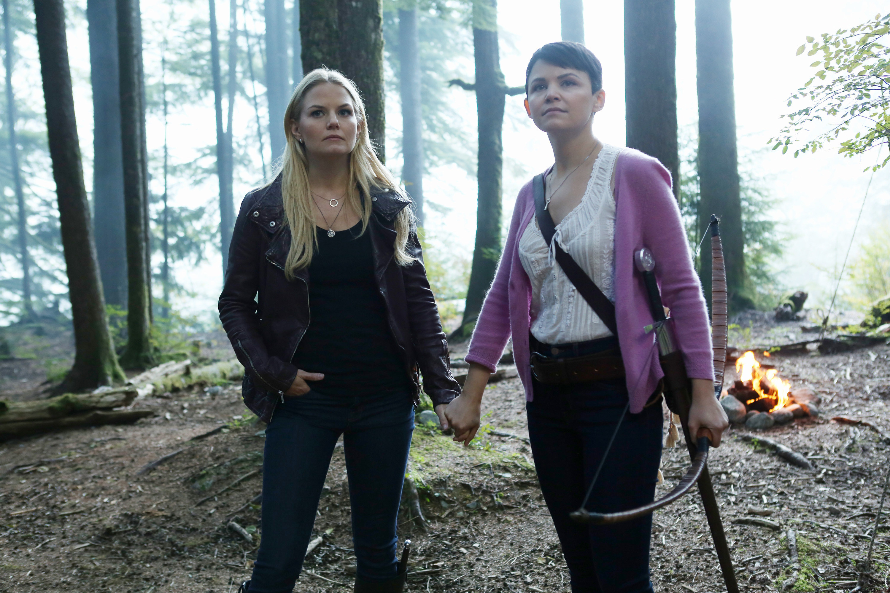 jennifer morrison and ginnifer goodwin in once upon a time