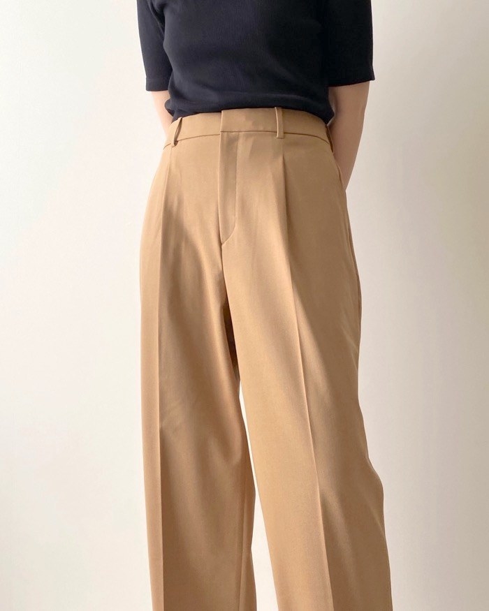 ユニクロのオススメのファッション「タックワイドパンツ（ワンタック・丈標準69～71cm）」