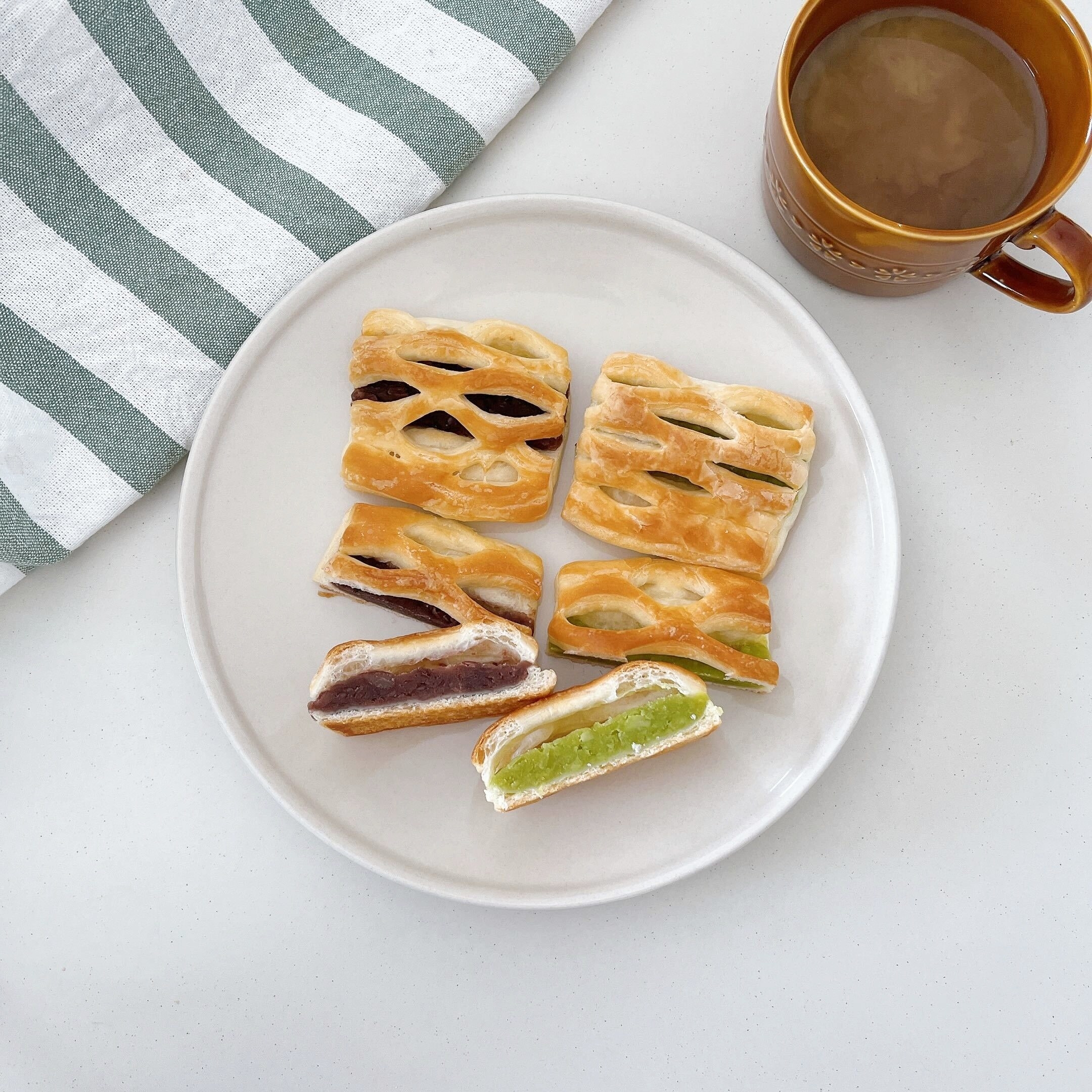 セブン-イレブンのオススメのパン「7Pつぶあんデニッシュとずんだあんデニッシュ」