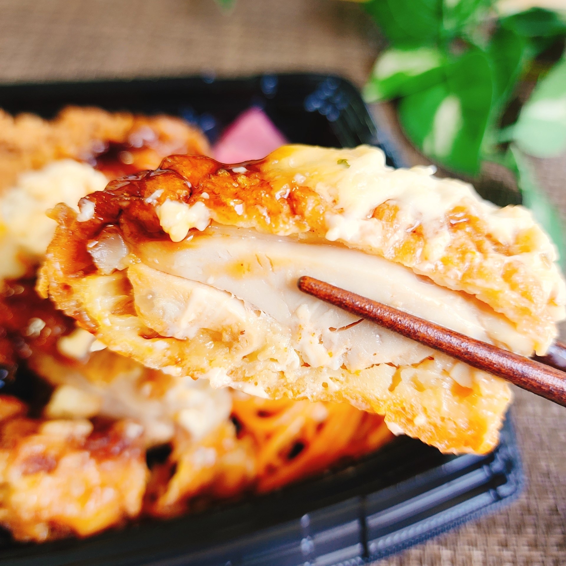 FamilyMart（ファミリーマート）のおすすめお弁当「3色そぼろ＆チキン南蛮弁当」
