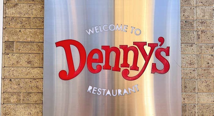 Denny's(デニーズ)の看板
