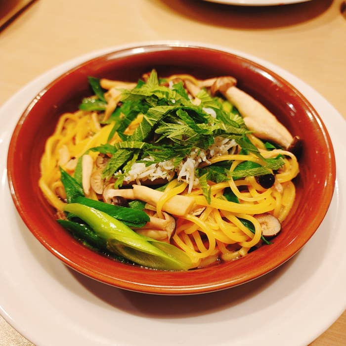 ガストのおすすめメニュー「しらすと九条ネギの出汁醤油バター」