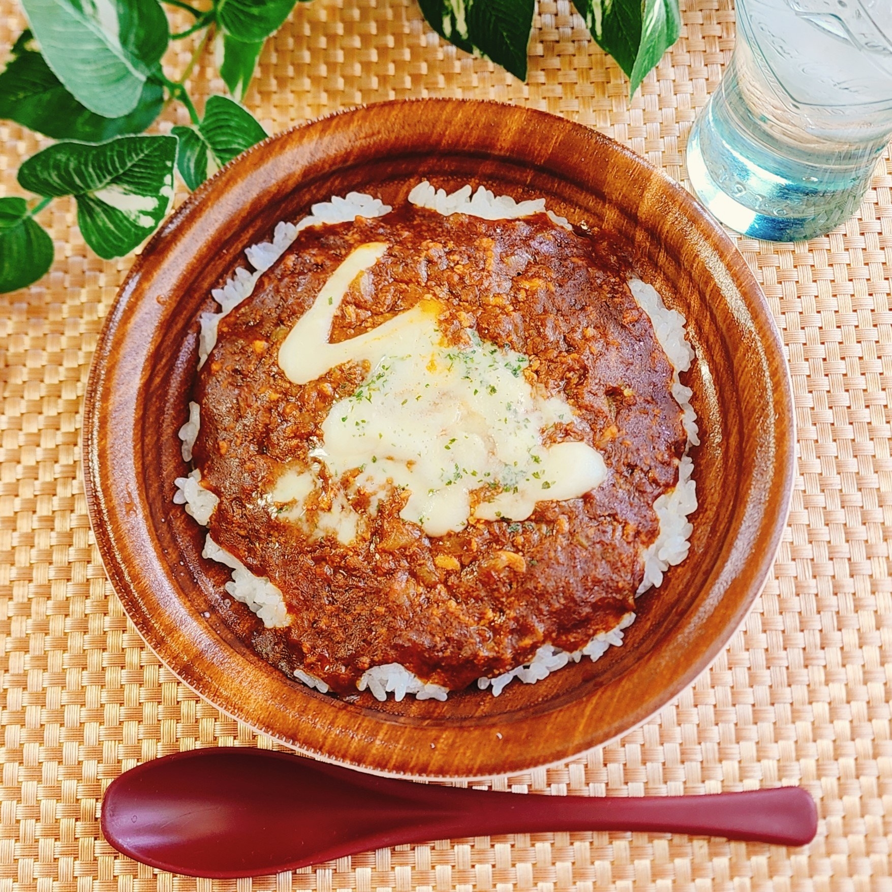 ミニストップのおすすめフード「チーズソースキーマカレー」