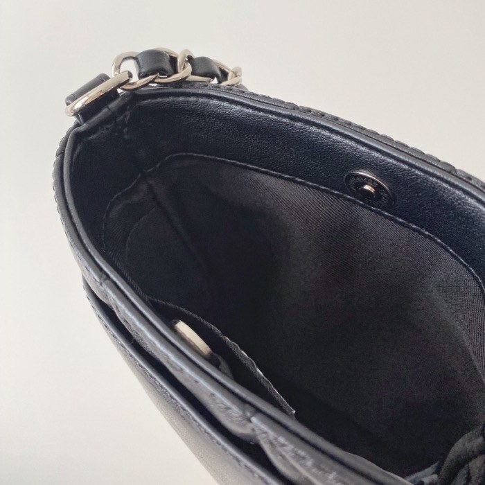 niko and&hellip;（ニコアンド）のおすすめのレディースアイテム「キルトスマホショルダーバッグ[tiny tiny(ティニーティニー)]」