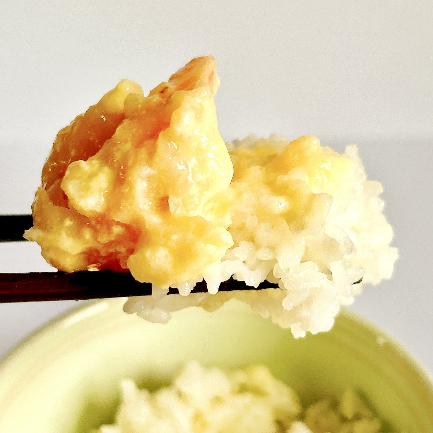 LAWSON（ローソン）のオススメの惣菜「重慶飯店監修 大海老のマヨソース」