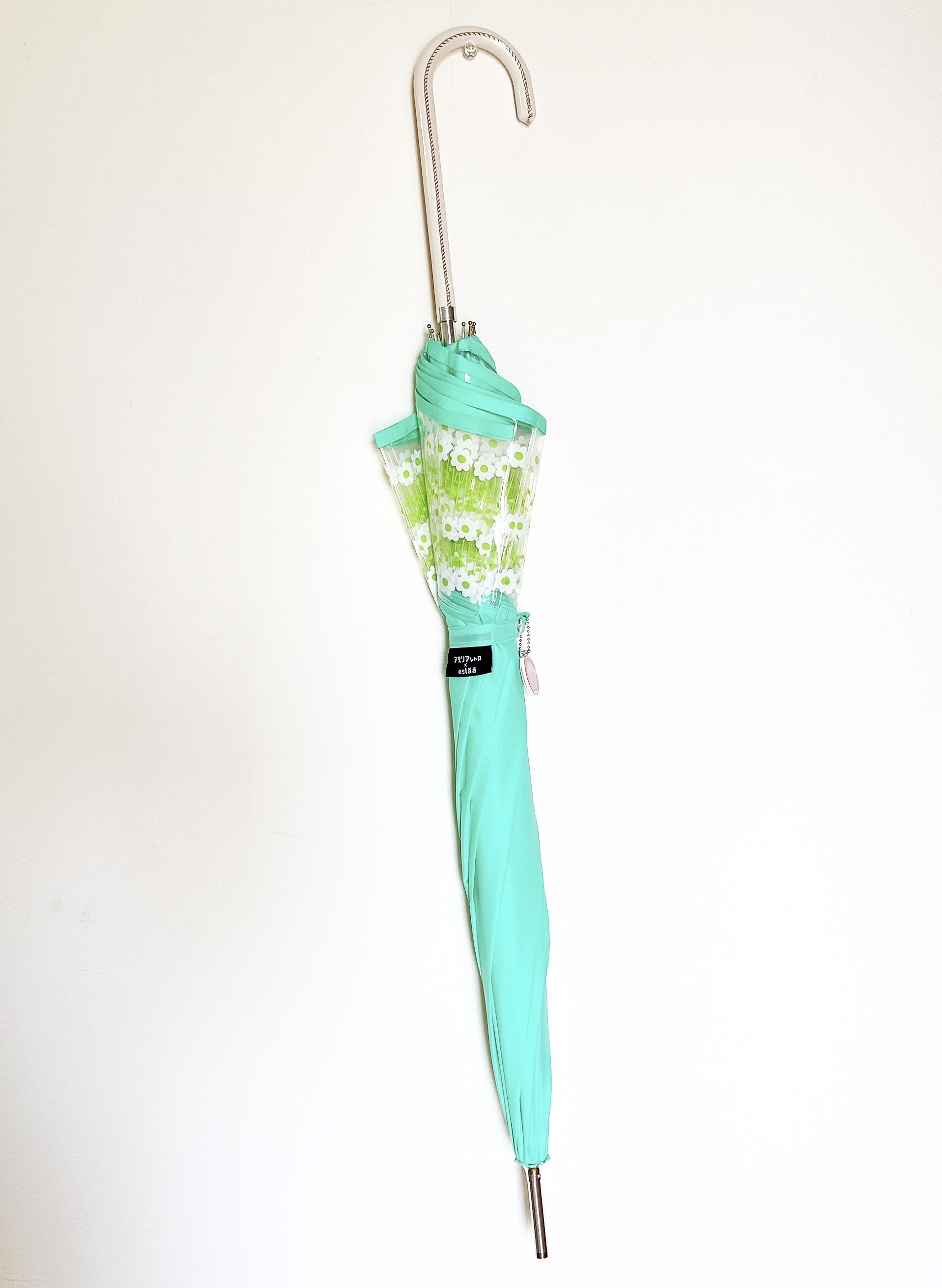 LOFT（ロフト）のおすすめレイングッズ「長傘 ラプソディー アデリアレトロ×エスタ」