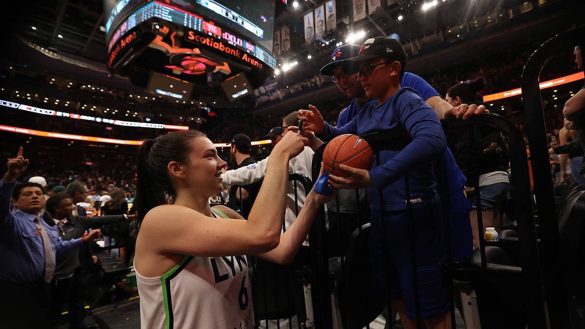 In a historic moment for the WNBA and Canadian basketball, the Minnesota Lynx and Chicago Sky played the first ever WNBA (preseason) game in Canada on Saturday.